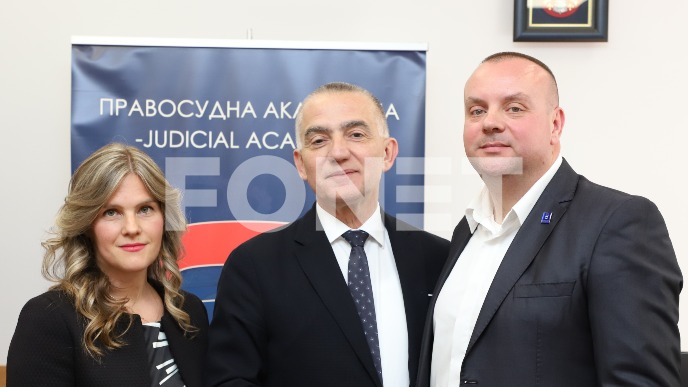 Unaprediti nezavisnost sudstva 
